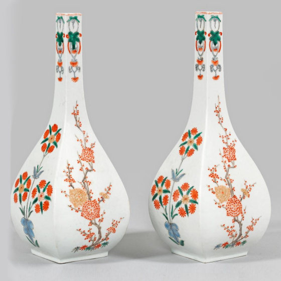 Парные вазы в виде флаконов, Япония, XIX век